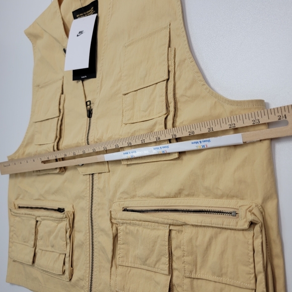 Nike Mens Life Utility Vest Sesame FN3214-252 Size Medium Lifestyle Tactical New - Picture 7 of 9